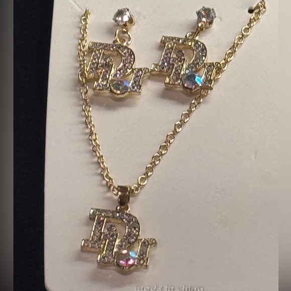 Fashion Jewelry Gold Tone Iridescent Crystal Necklace & Earring - Picture 3 of 4